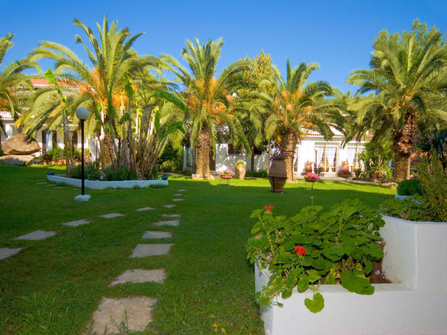 Porfi Beach hotel